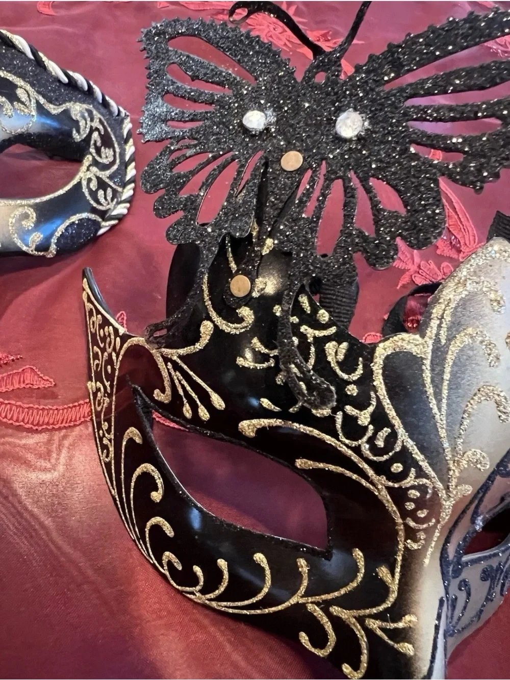 Elegant Black and Gold Masquerade Face Mask - Women's / Men Accessory used once